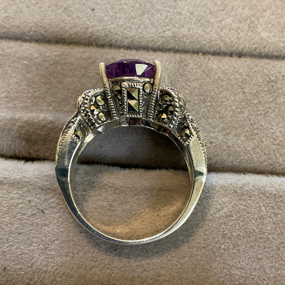 Elegant Purple Teardrop Ring - Picture 5 of 6